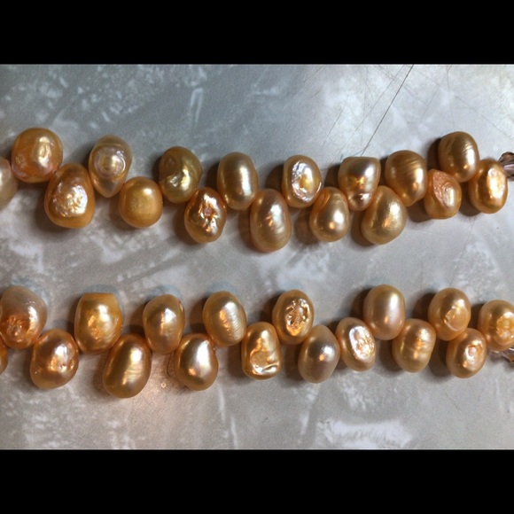 Fresh water pearls light peach pearls /Swarovski crystals - Picture 5 of 12